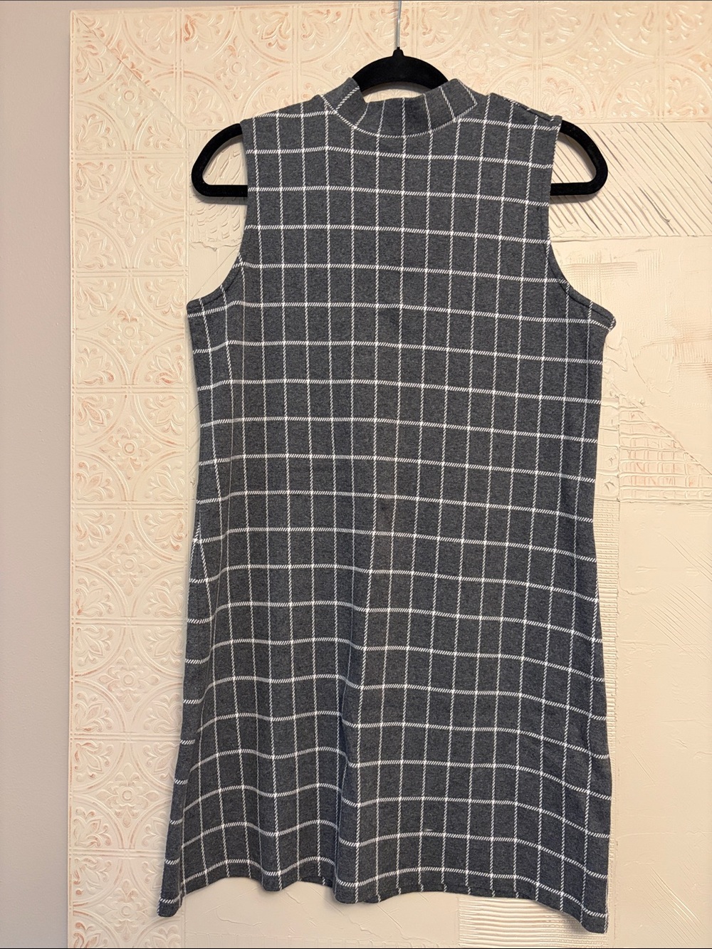 EUC Paraphrase Sleeveless Grey Windowpane Knit Dress, size M